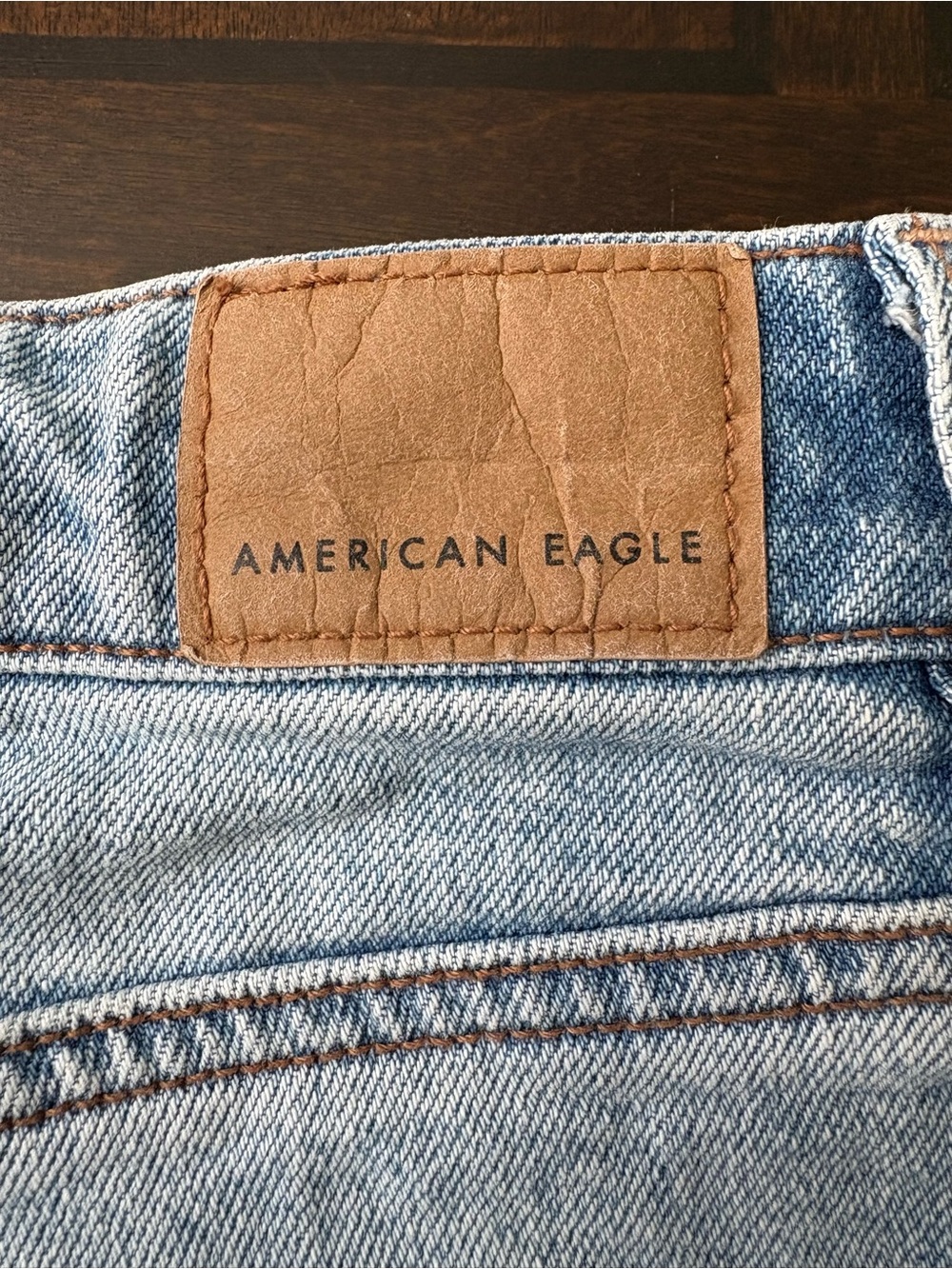 American Eagle Mom Denim Shorts Womens Size 2 Distressed Cuffed Light Wash - Picture 7 of 10